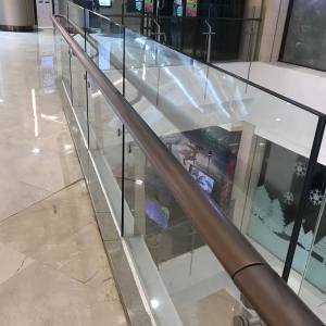 商場(chǎng)過(guò)道防護(hù)護(hù)欄