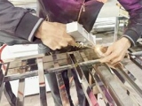 不銹鋼護(hù)欄的卡壓連接步驟
